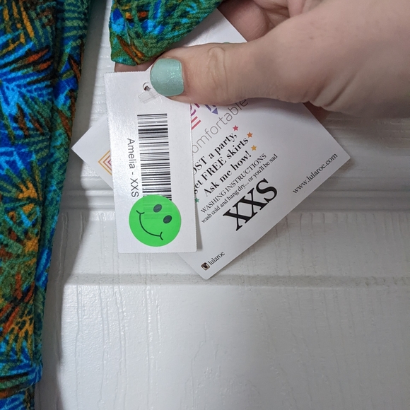 LuLaRoe Amelia - Picture 2 of 2